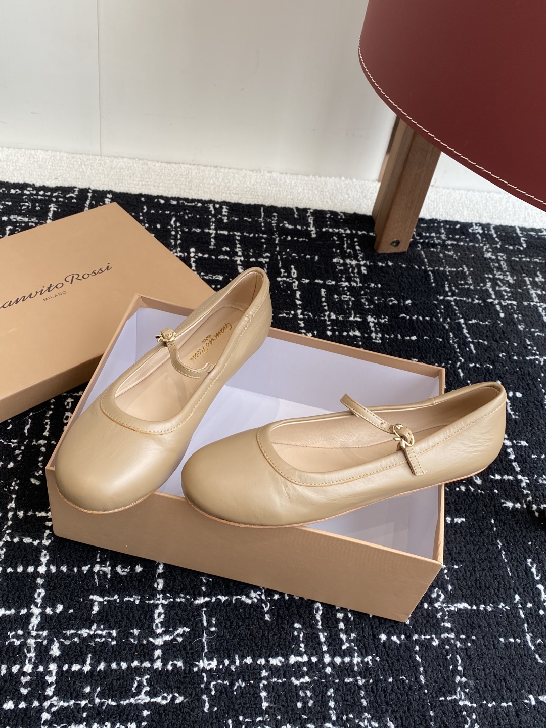 代购级
Gianvito Rossi 25ss 春夏新款 芭蕾舞 单鞋 

原版购入1比1打造 套楦工艺