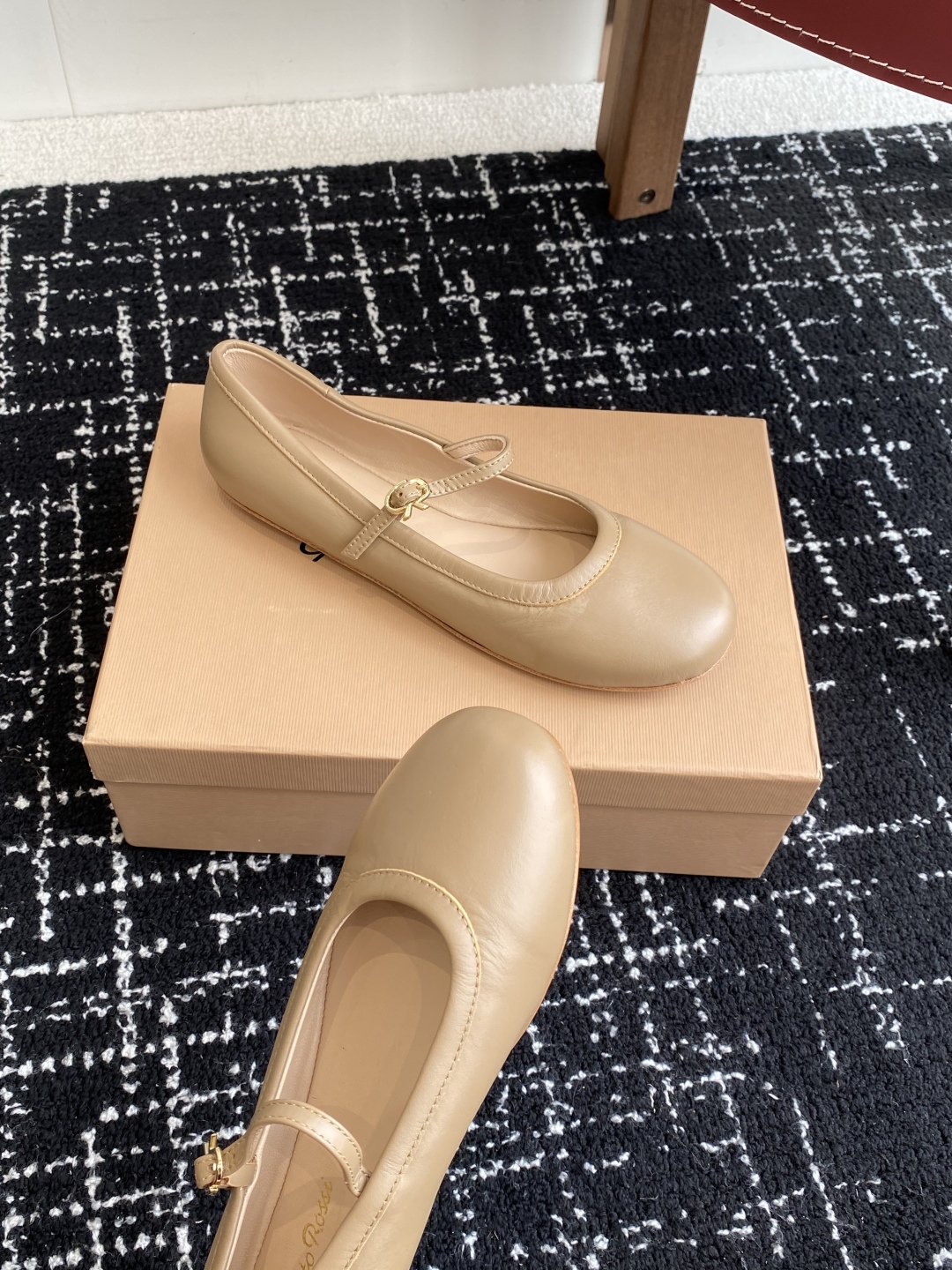 代购级
Gianvito Rossi 25ss 春夏新款 芭蕾舞 单鞋 

原版购入1比1打造 套楦工艺
