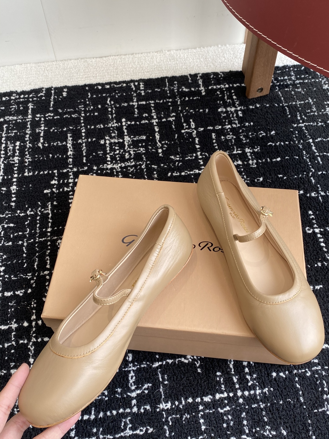 代购级
Gianvito Rossi 25ss 春夏新款 芭蕾舞 单鞋 

原版购入1比1打造 套楦工艺