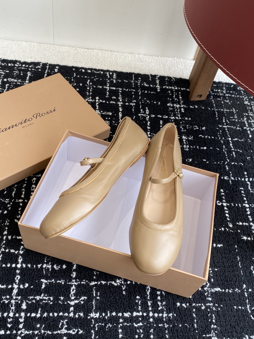 代购级
Gianvito Rossi 25ss 春夏新款 芭蕾舞 单鞋 

原版购入1比1打造 套楦工艺
