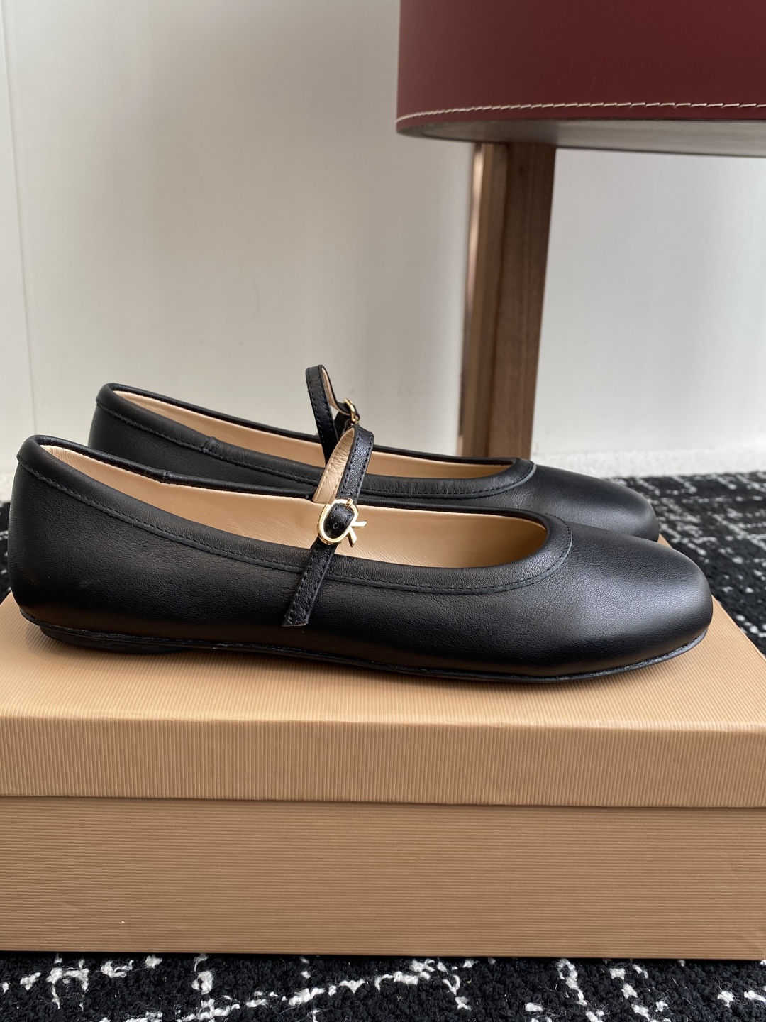 代购级
Gianvito Rossi 25ss 春夏新款 芭蕾舞 单鞋 

原版购入1比1打造 套楦工艺