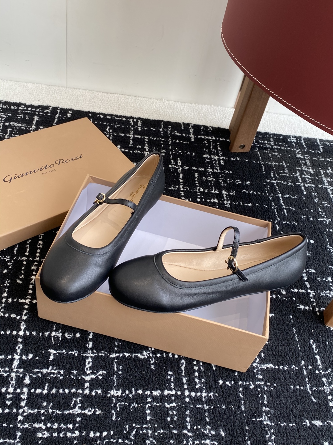 代购级
Gianvito Rossi 25ss 春夏新款 芭蕾舞 单鞋 

原版购入1比1打造 套楦工艺