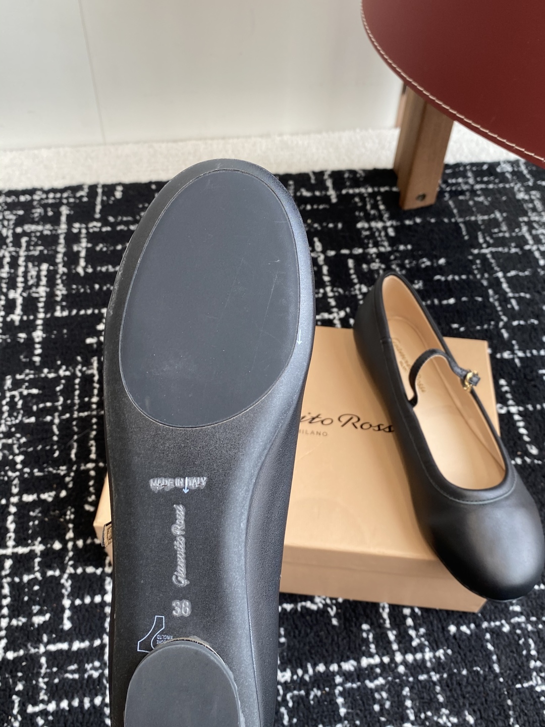 代购级
Gianvito Rossi 25ss 春夏新款 芭蕾舞 单鞋 

原版购入1比1打造 套楦工艺