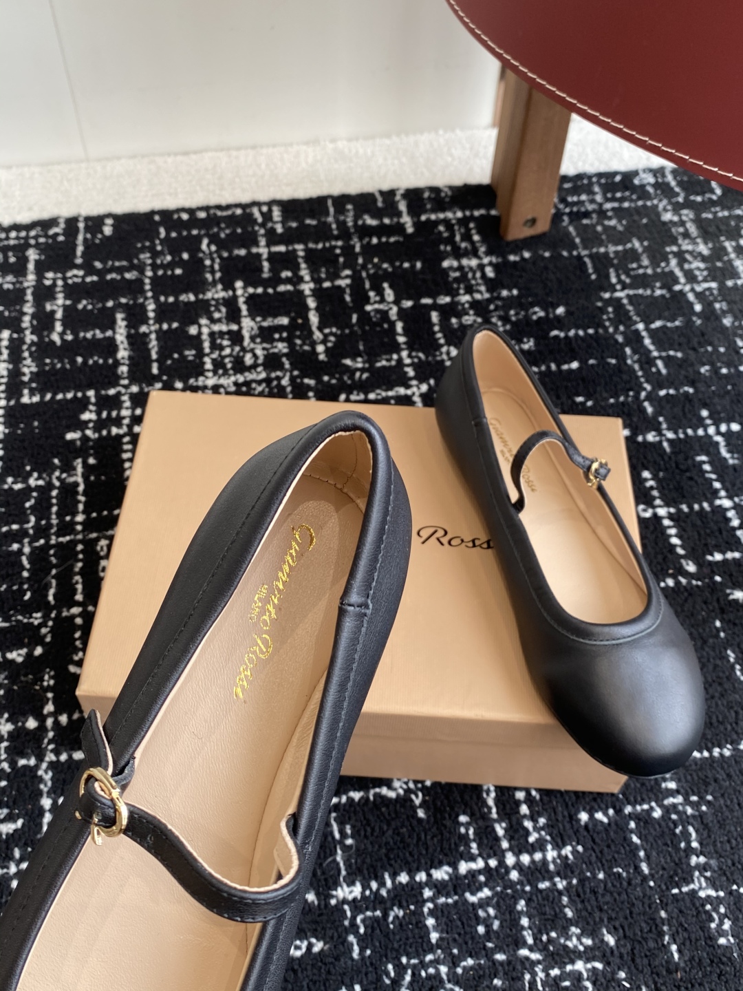 代购级
Gianvito Rossi 25ss 春夏新款 芭蕾舞 单鞋 

原版购入1比1打造 套楦工艺