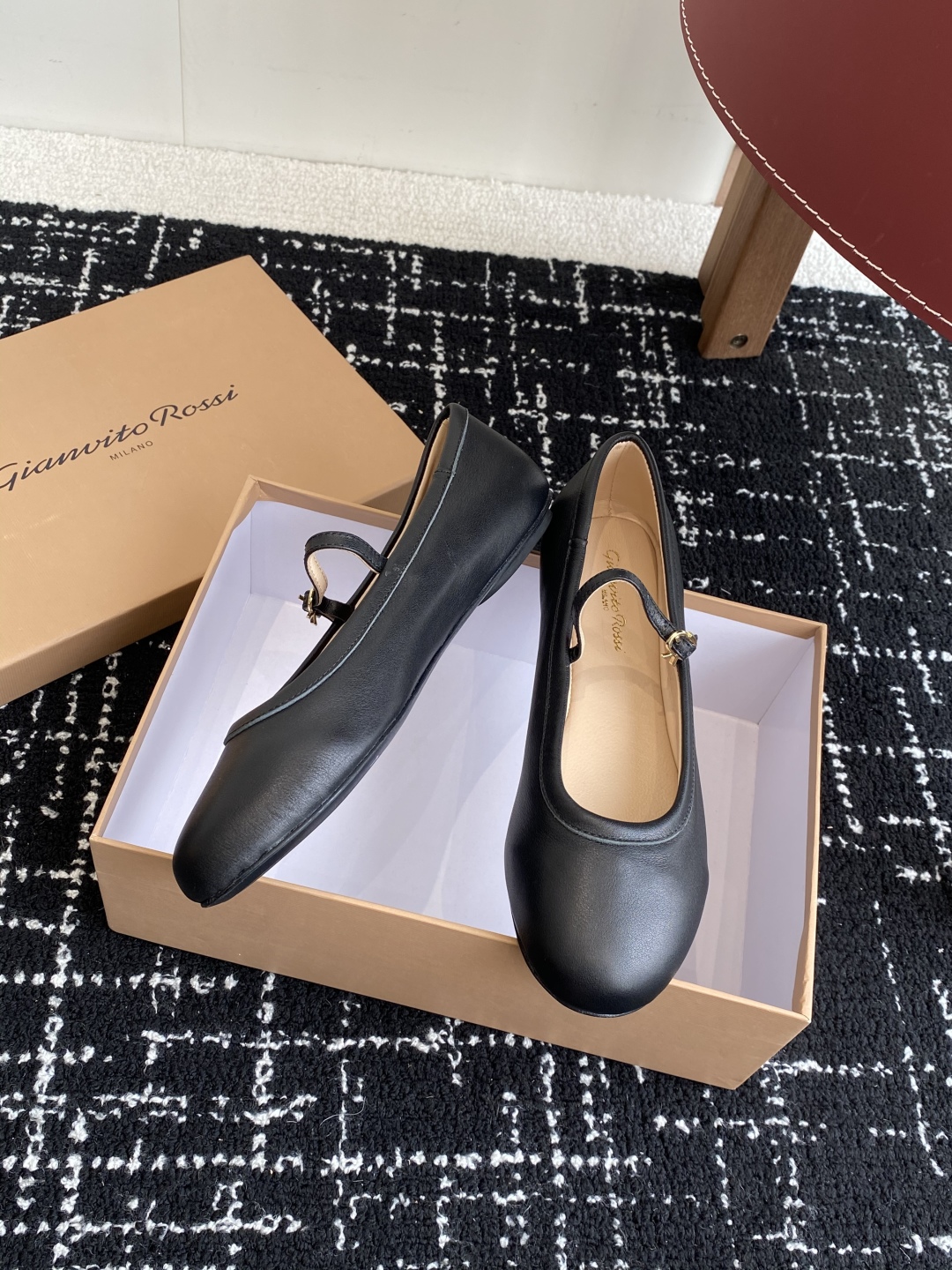 代购级
Gianvito Rossi 25ss 春夏新款 芭蕾舞 单鞋 

原版购入1比1打造 套楦工艺