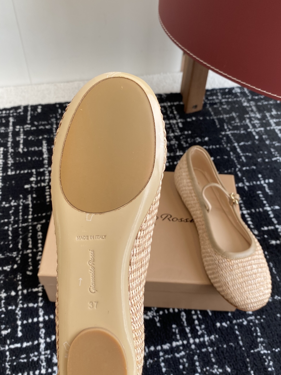 代购级
Gianvito Rossi 25ss 春夏新款 芭蕾舞 单鞋 

原版购入1比1打造 套楦工艺