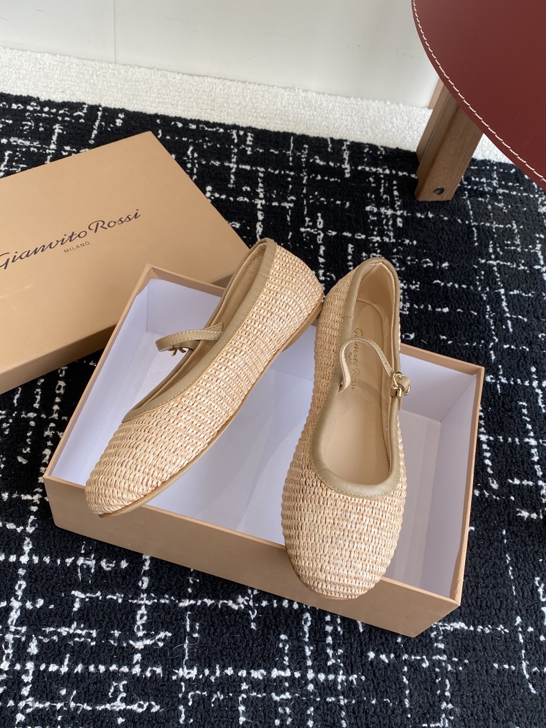 代购级
Gianvito Rossi 25ss 春夏新款 芭蕾舞 单鞋 

原版购入1比1打造 套楦工艺