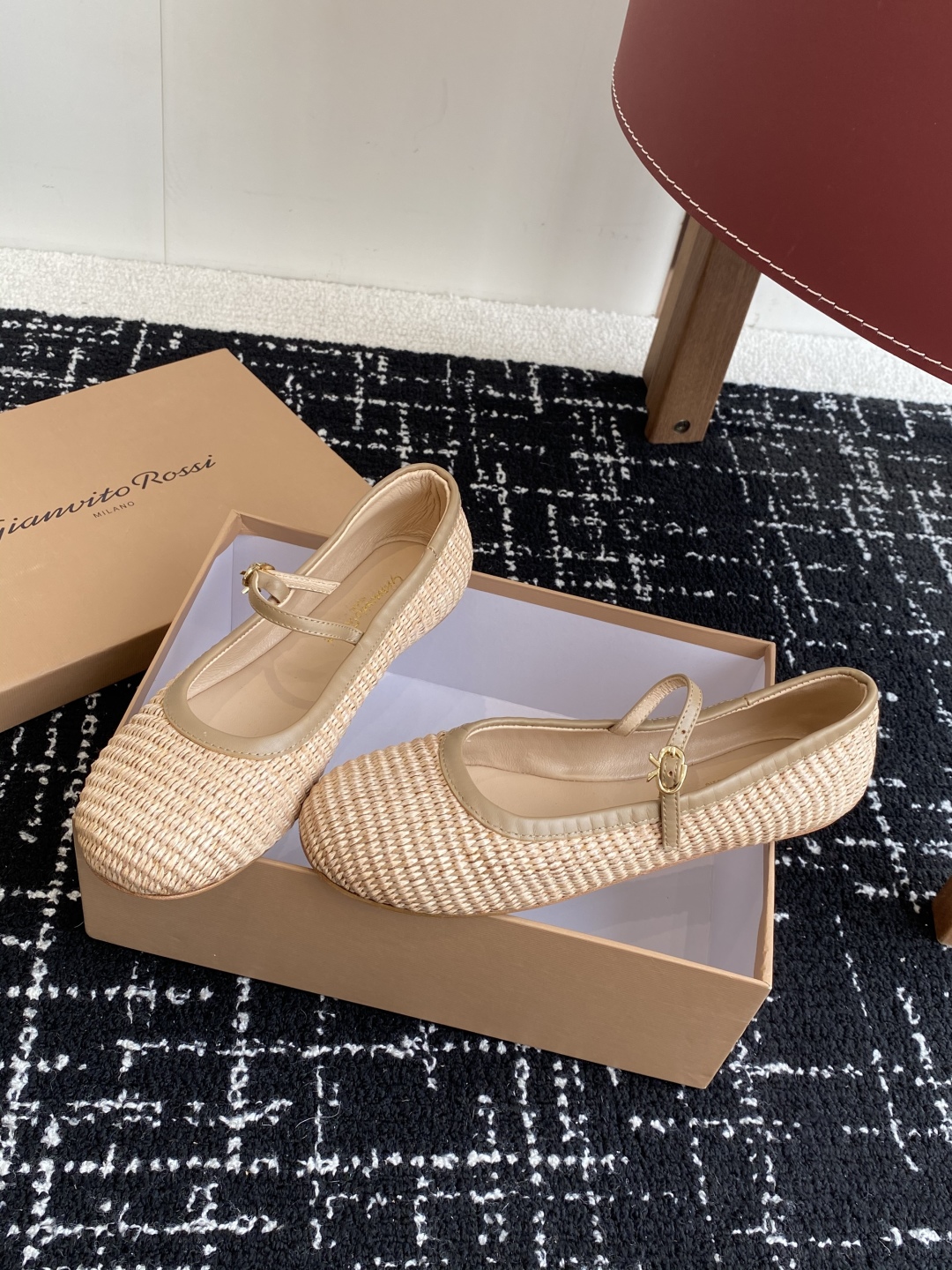 代购级
Gianvito Rossi 25ss 春夏新款 芭蕾舞 单鞋 

原版购入1比1打造 套楦工艺