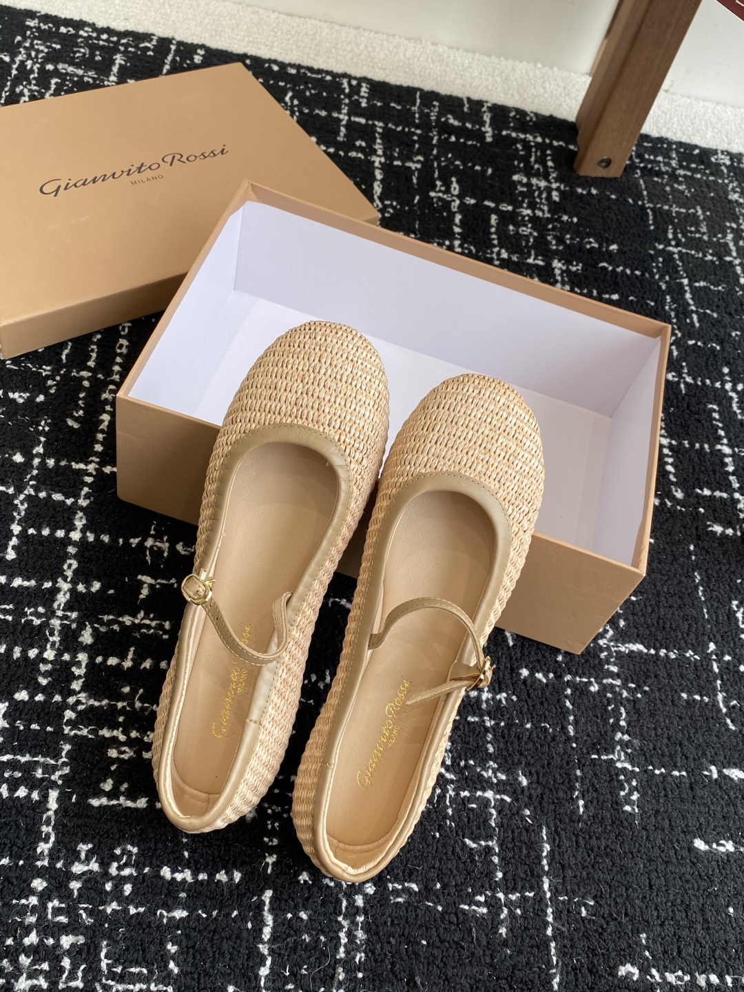 代购级
Gianvito Rossi 25ss 春夏新款 芭蕾舞 单鞋 

原版购入1比1打造 套楦工艺