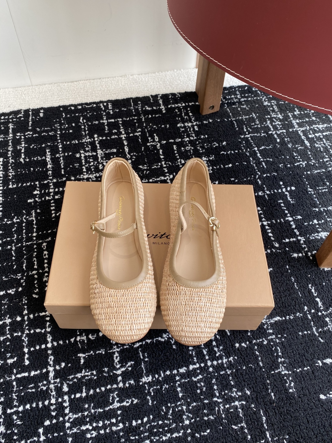 代购级
Gianvito Rossi 25ss 春夏新款 芭蕾舞 单鞋 

原版购入1比1打造 套楦工艺