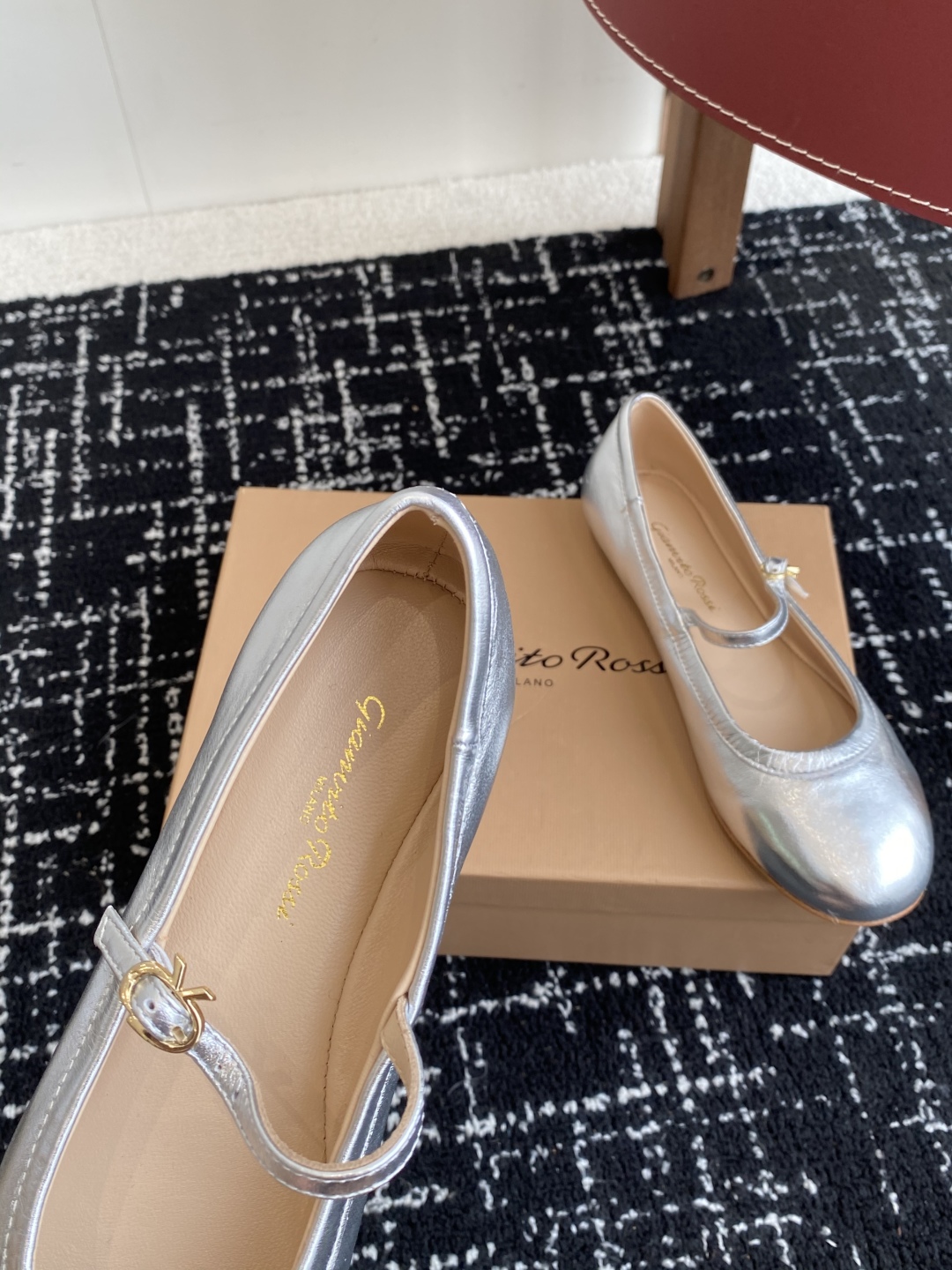代购级
Gianvito Rossi 25ss 春夏新款 芭蕾舞 单鞋 

原版购入1比1打造 套楦工艺