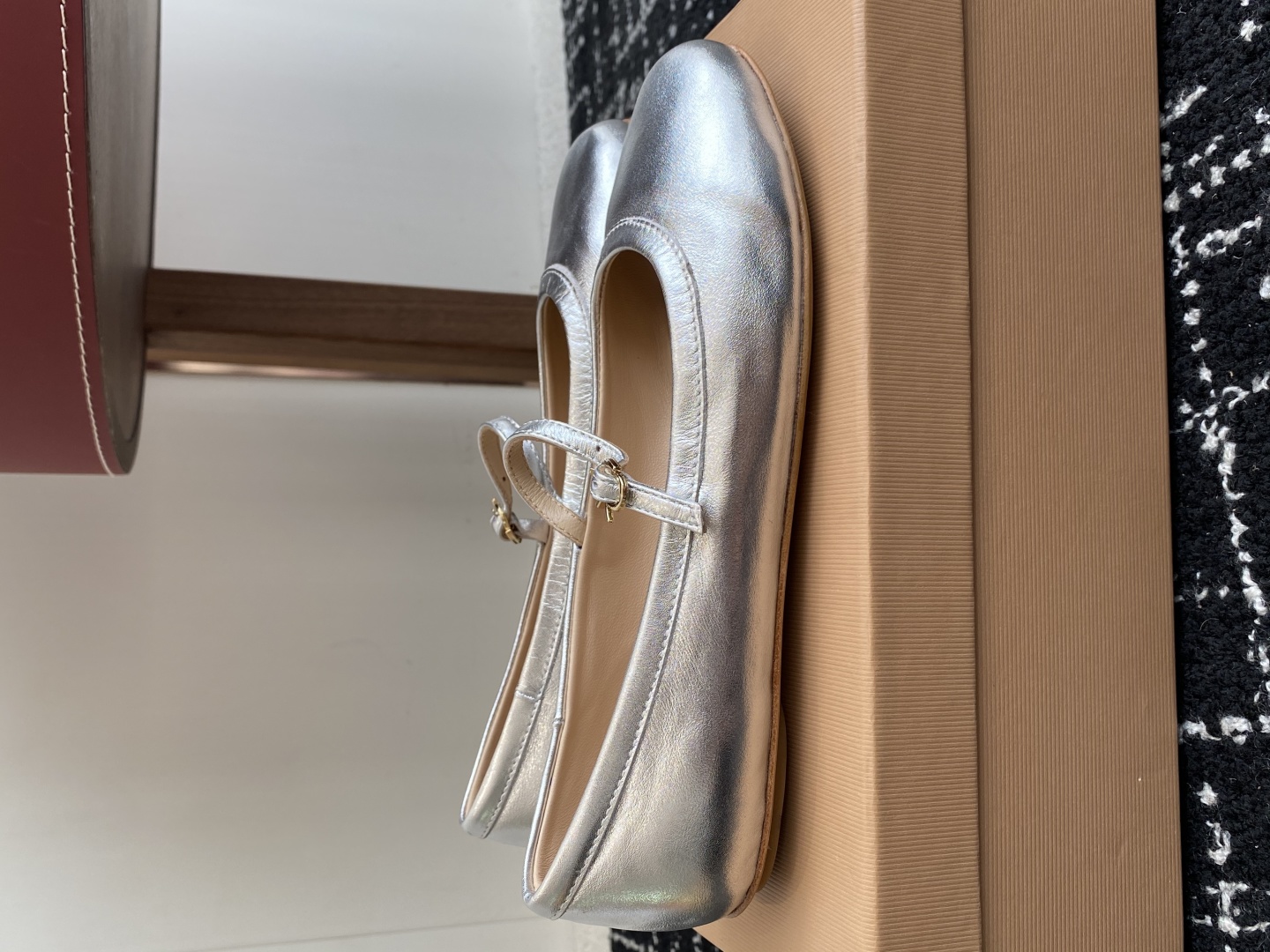代购级
Gianvito Rossi 25ss 春夏新款 芭蕾舞 单鞋 

原版购入1比1打造 套楦工艺