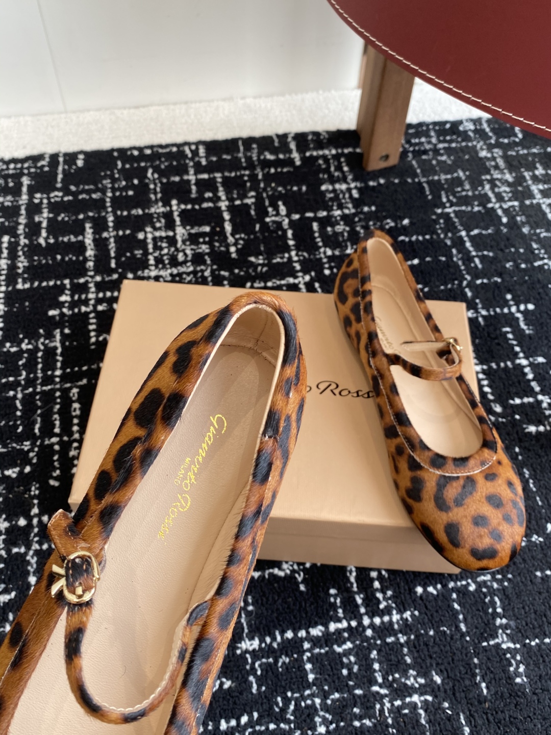 代购级
Gianvito Rossi 25ss 春夏新款 芭蕾舞 单鞋 

原版购入1比1打造 套楦工艺