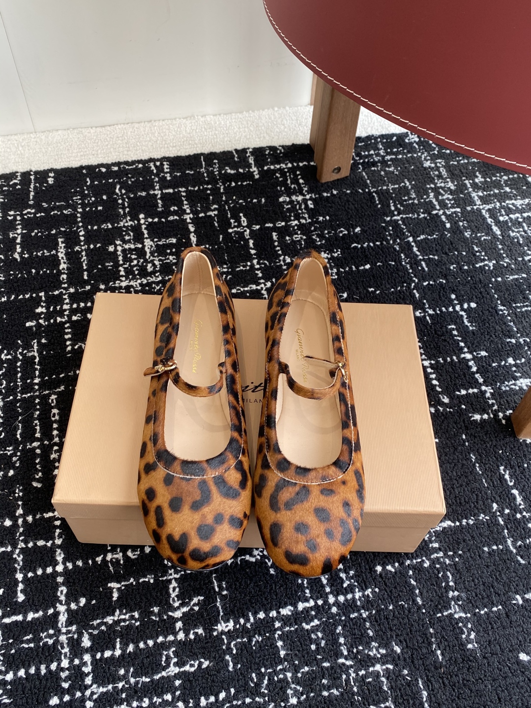 代购级
Gianvito Rossi 25ss 春夏新款 芭蕾舞 单鞋 

原版购入1比1打造 套楦工艺