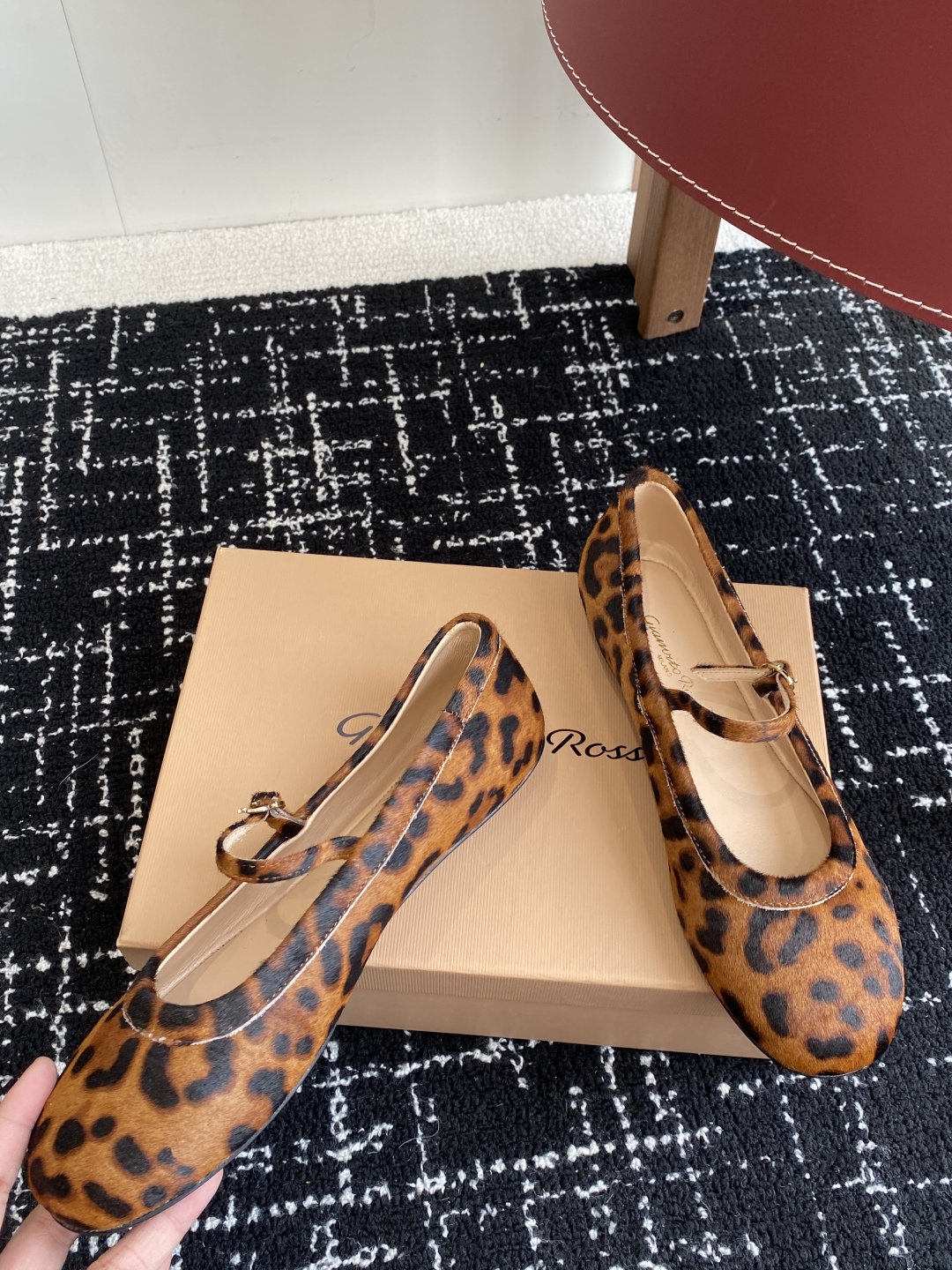 代购级
Gianvito Rossi 25ss 春夏新款 芭蕾舞 单鞋 

原版购入1比1打造 套楦工艺