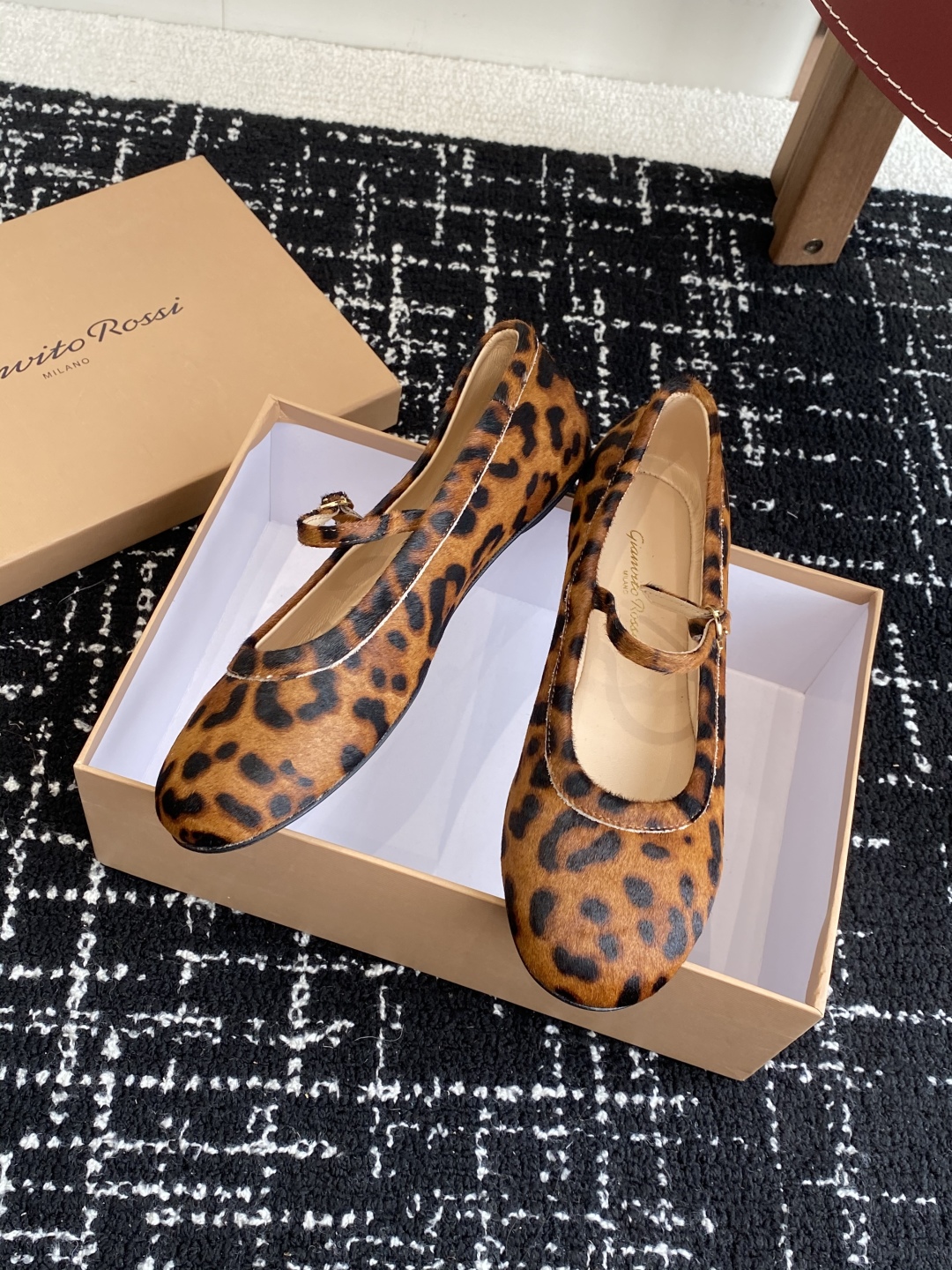 代购级
Gianvito Rossi 25ss 春夏新款 芭蕾舞 单鞋 

原版购入1比1打造 套楦工艺