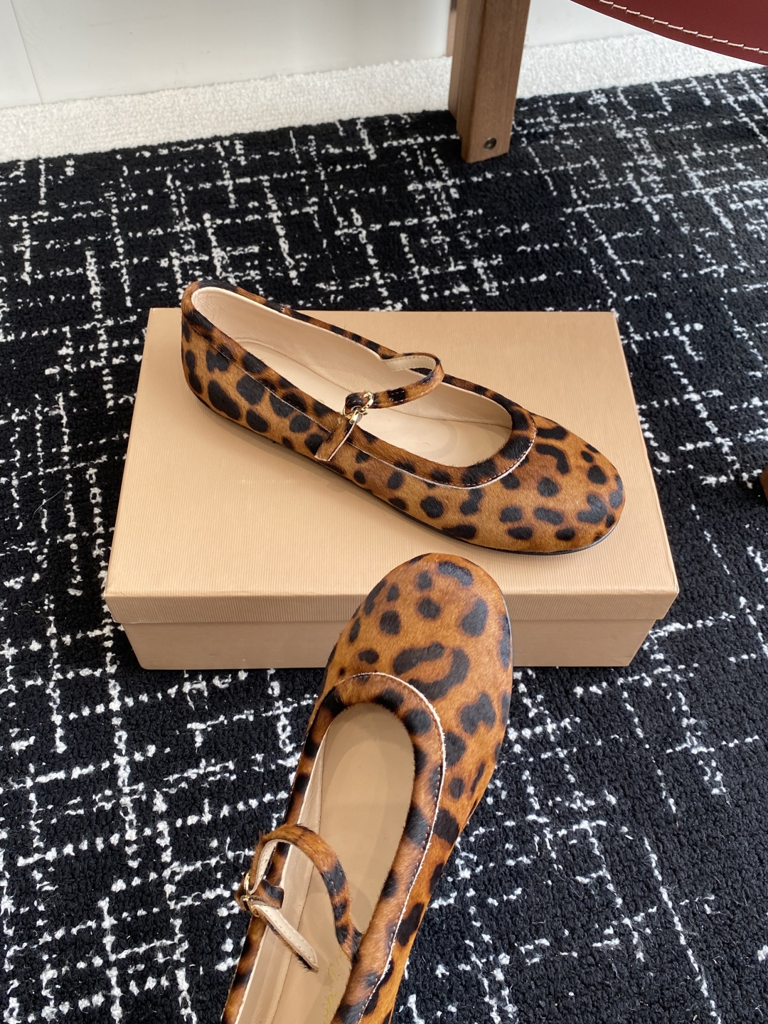 代购级
Gianvito Rossi 25ss 春夏新款 芭蕾舞 单鞋 

原版购入1比1打造 套楦工艺