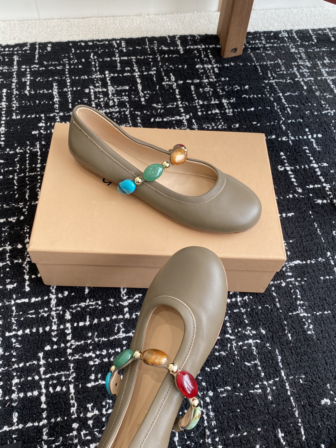 代购级
Gianvito Rossi 25ss 春夏新款 芭蕾舞 单鞋 

原版购入1比1打造 套楦工艺