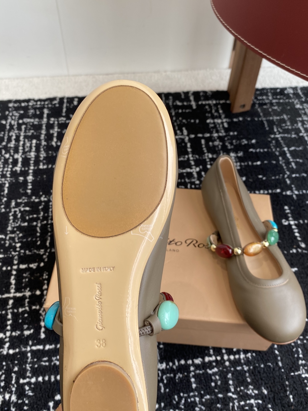 代购级
Gianvito Rossi 25ss 春夏新款 芭蕾舞 单鞋 

原版购入1比1打造 套楦工艺