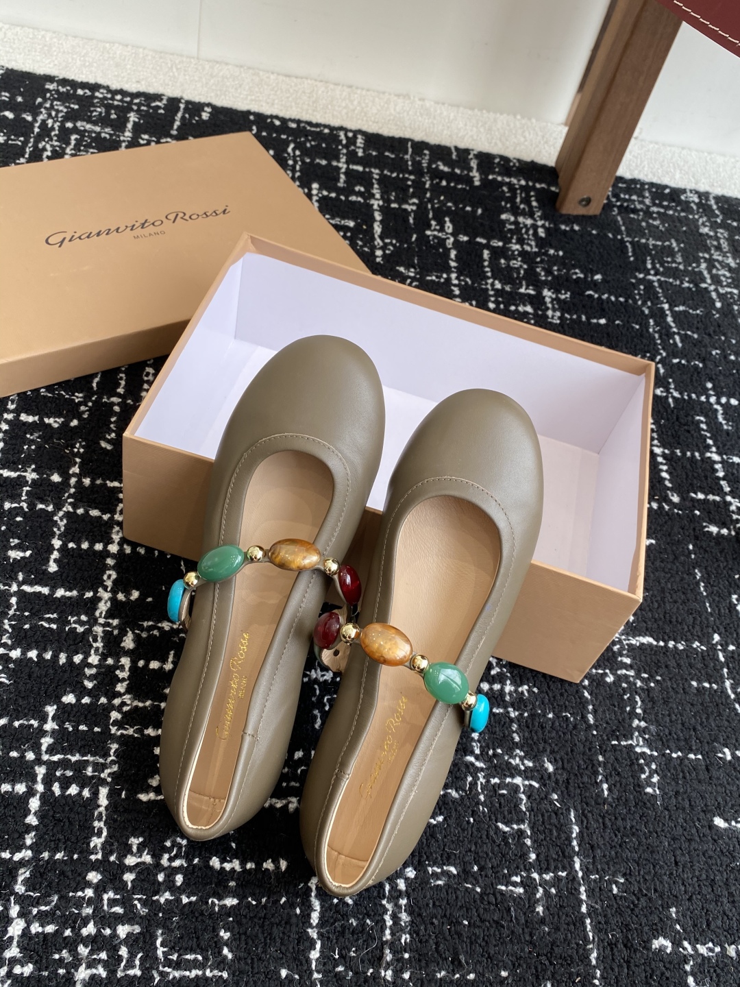 代购级
Gianvito Rossi 25ss 春夏新款 芭蕾舞 单鞋 

原版购入1比1打造 套楦工艺