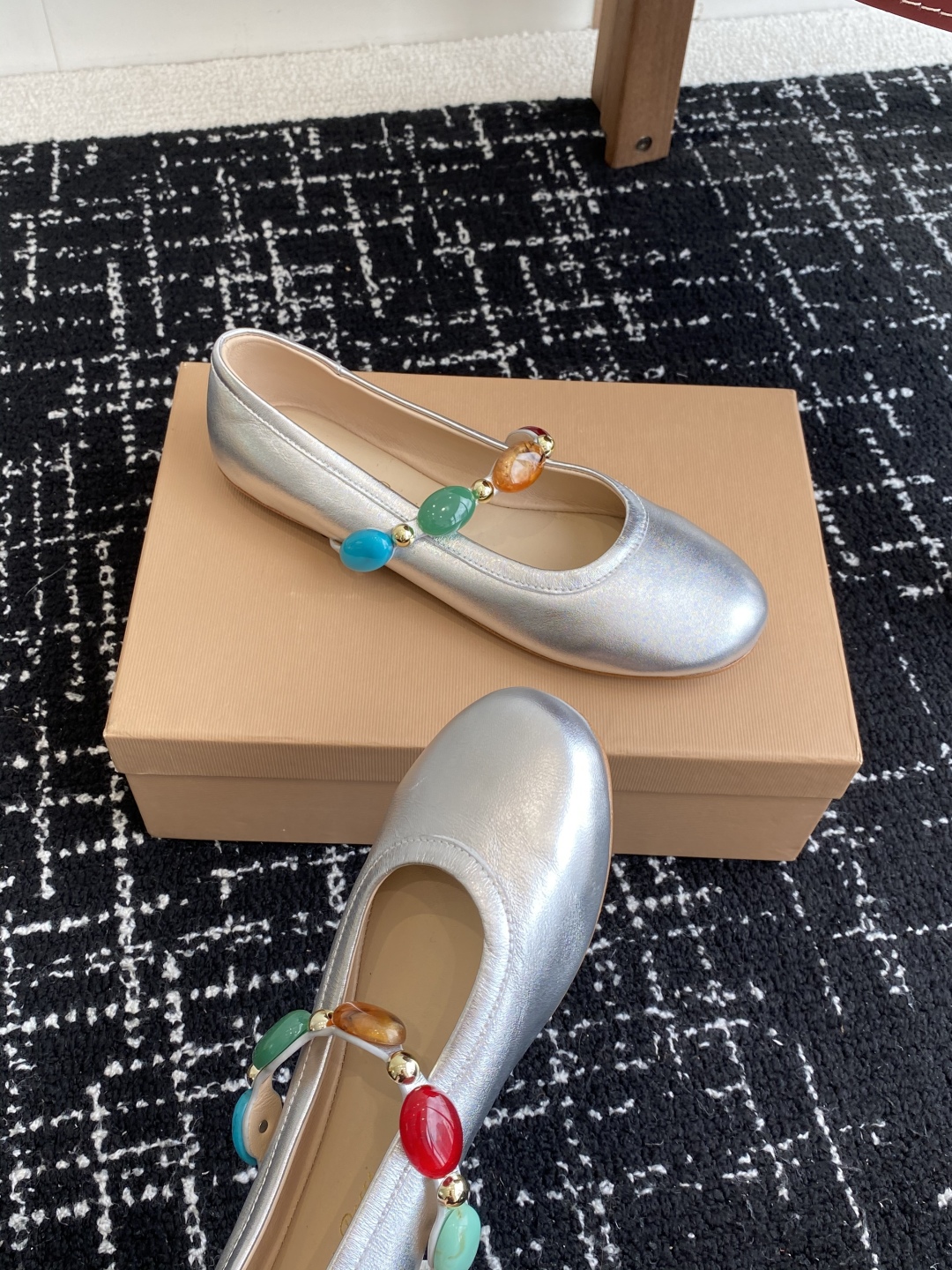 代购级
Gianvito Rossi 25ss 春夏新款 芭蕾舞 单鞋 

原版购入1比1打造 套楦工艺