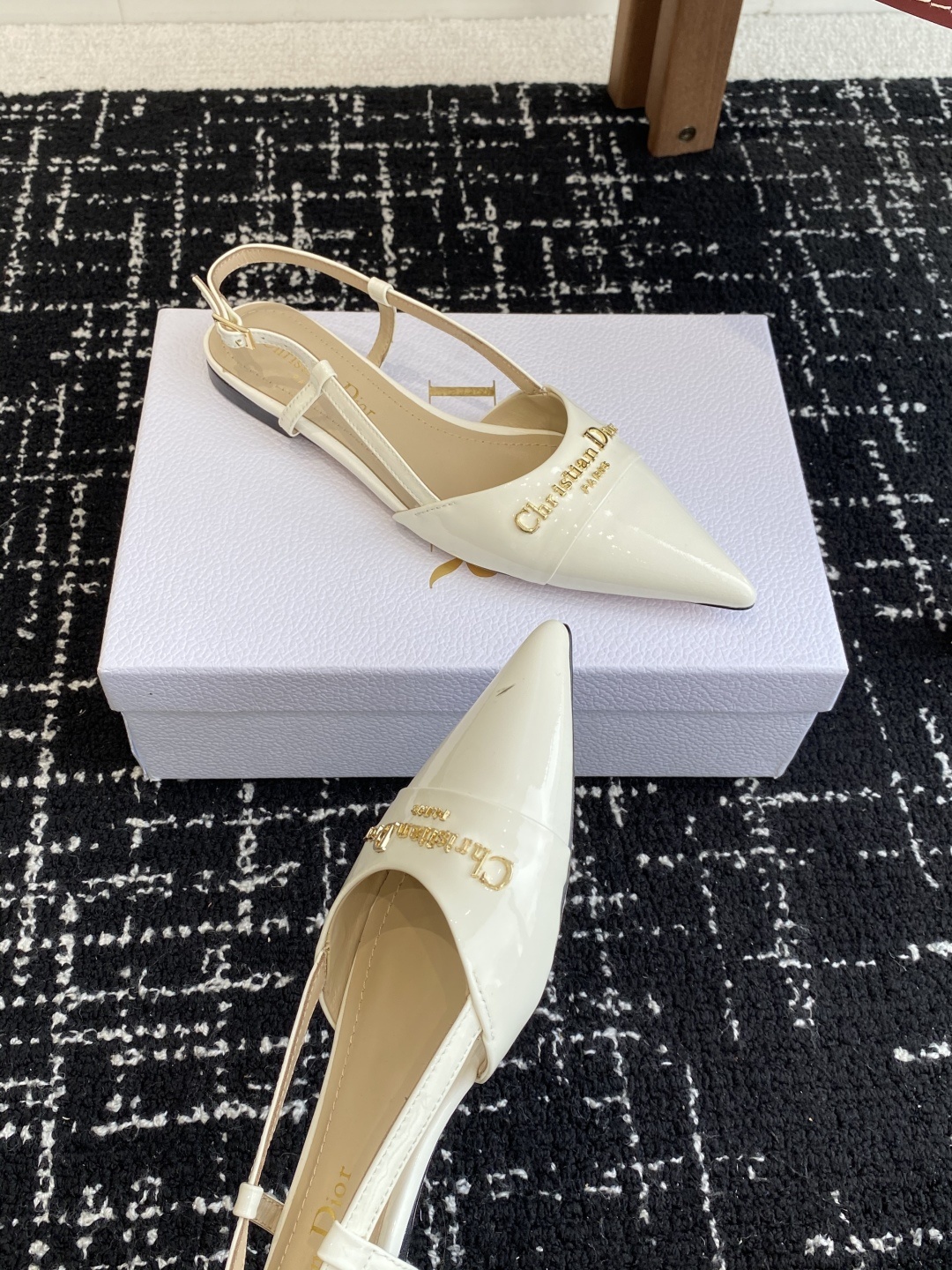 代购级
Dior 25ss 春夏新款 迪奥 Dior Boy 尖头高跟鞋 单鞋 后空凉鞋
这款 My
