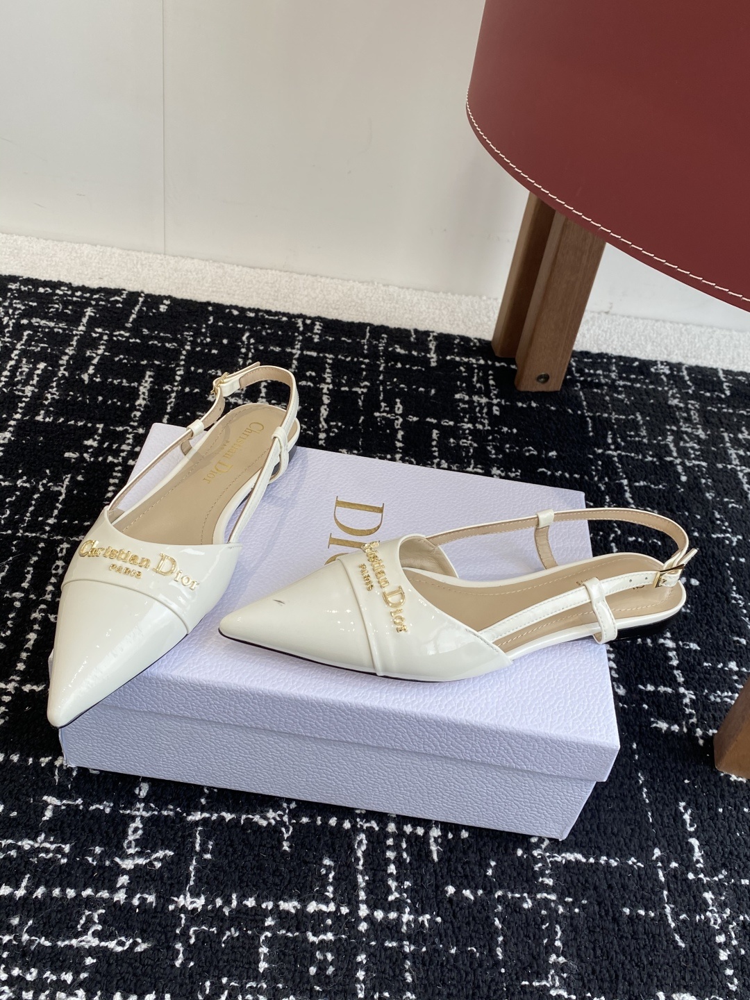 代购级
Dior 25ss 春夏新款 迪奥 Dior Boy 尖头高跟鞋 单鞋 后空凉鞋
这款 My