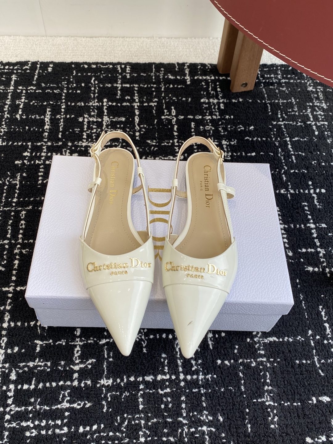代购级
Dior 25ss 春夏新款 迪奥 Dior Boy 尖头高跟鞋 单鞋 后空凉鞋
这款 My