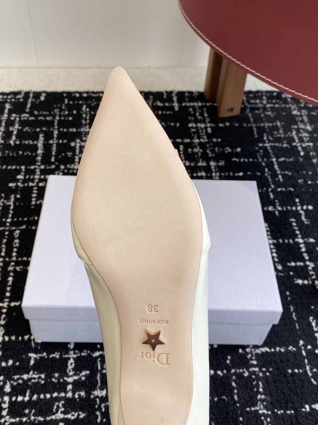 代购级
Dior 25ss 春夏新款 迪奥 Dior Boy 尖头高跟鞋 单鞋 后空凉鞋
这款 My