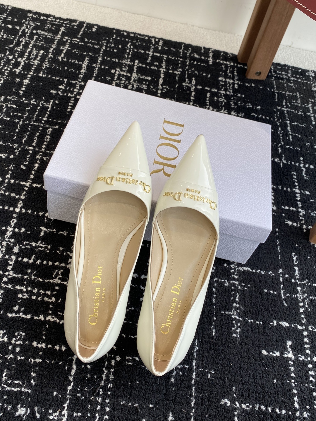 代购级
Dior 25ss 春夏新款 迪奥 Dior Boy 尖头高跟鞋 单鞋 后空凉鞋
这款 My