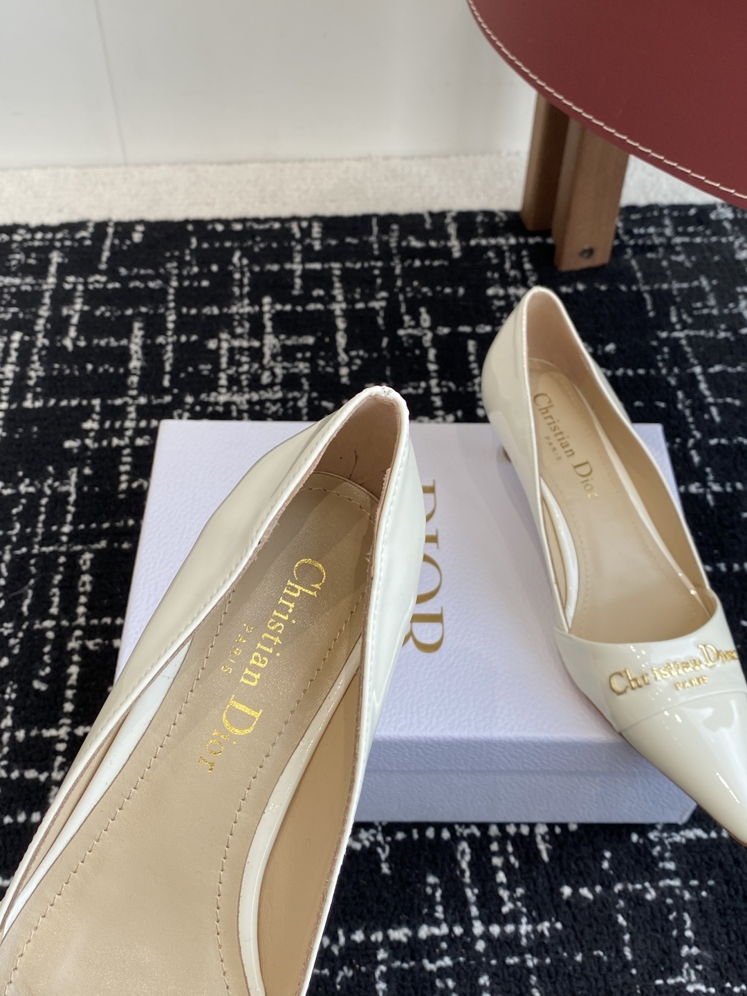 代购级
Dior 25ss 春夏新款 迪奥 Dior Boy 尖头高跟鞋 单鞋 后空凉鞋
这款 My