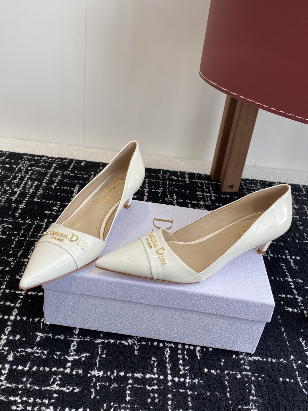 代购级
Dior 25ss 春夏新款 迪奥 Dior Boy 尖头高跟鞋 单鞋 后空凉鞋
这款 My