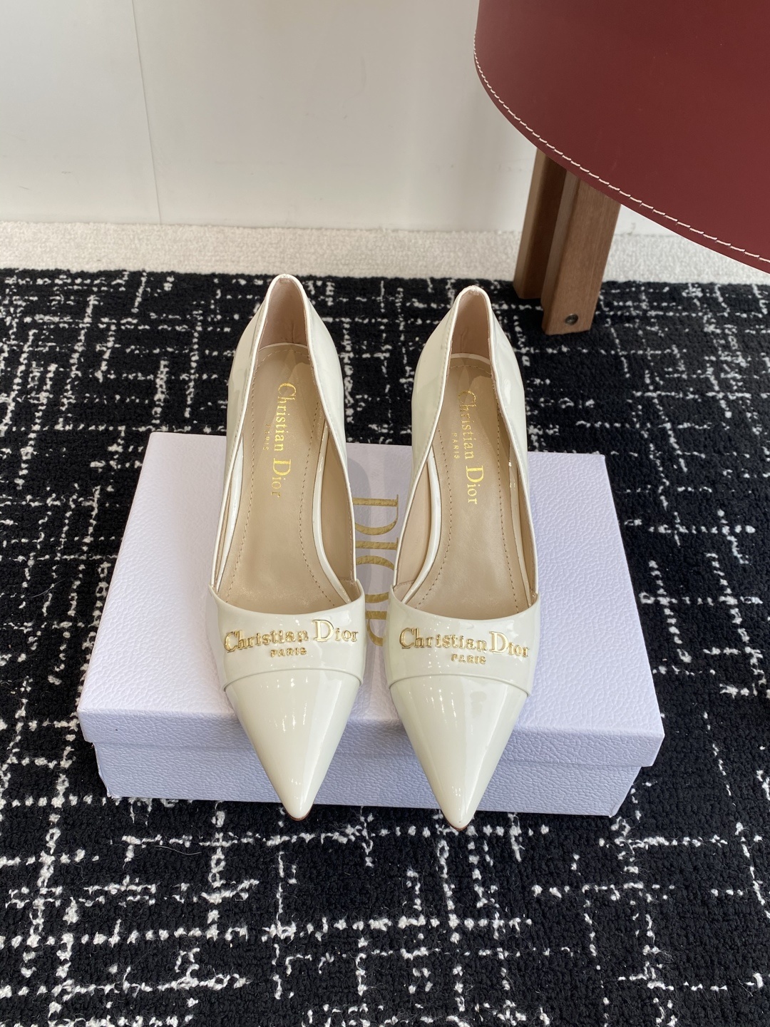 代购级
Dior 25ss 春夏新款 迪奥 Dior Boy 尖头高跟鞋 单鞋 后空凉鞋
这款 My