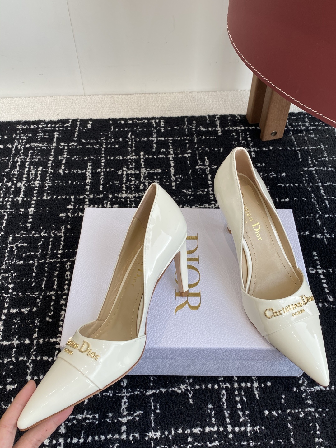 代购级
Dior 25ss 春夏新款 迪奥 Dior Boy 尖头高跟鞋 单鞋 后空凉鞋
这款 My