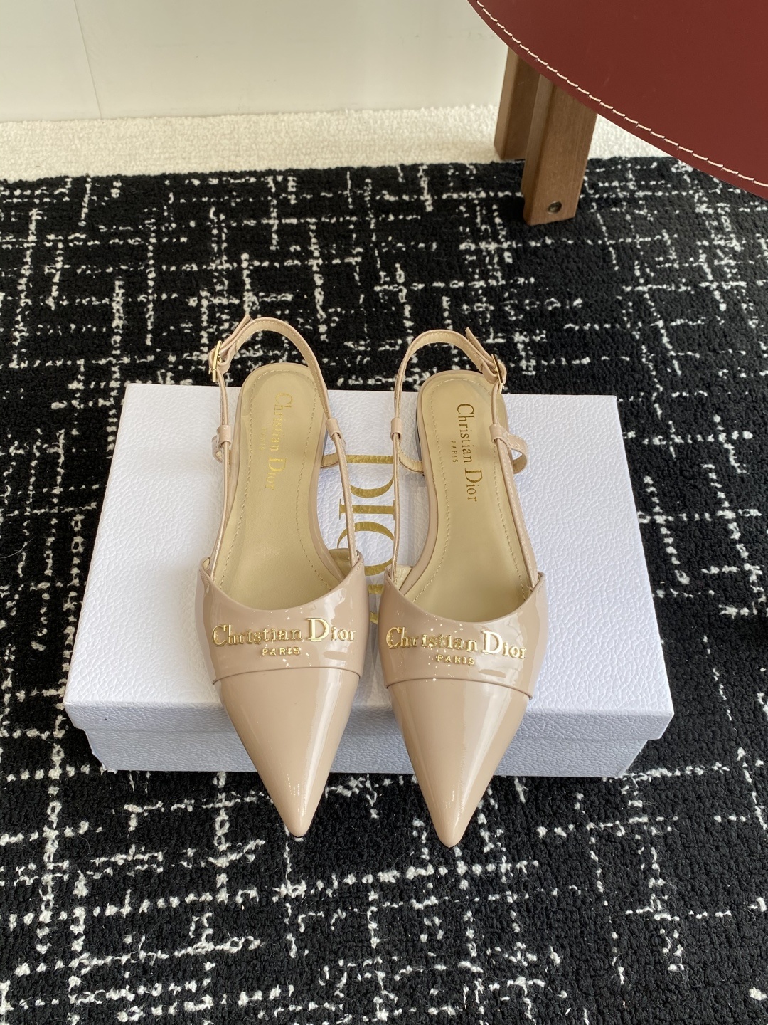 代购级
Dior 25ss 春夏新款 迪奥 Dior Boy 尖头高跟鞋 单鞋 后空凉鞋
这款 My