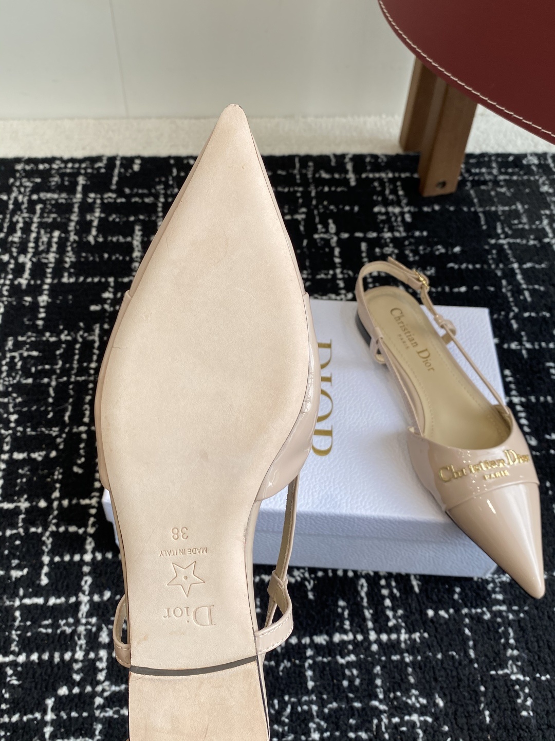 代购级
Dior 25ss 春夏新款 迪奥 Dior Boy 尖头高跟鞋 单鞋 后空凉鞋
这款 My