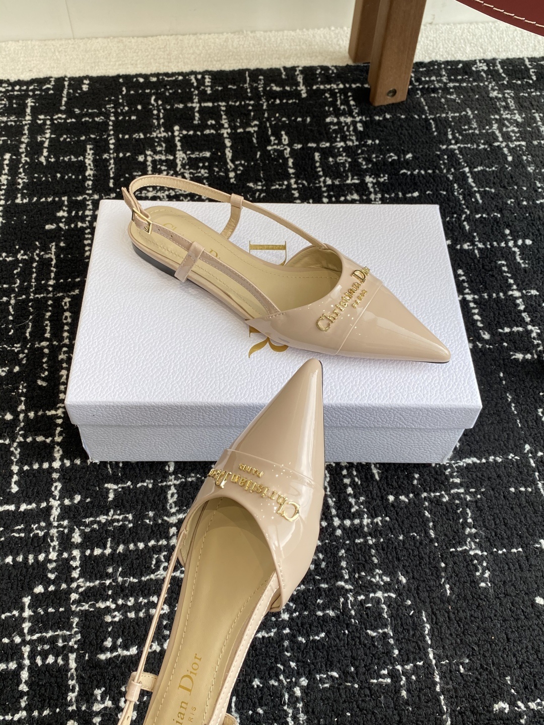代购级
Dior 25ss 春夏新款 迪奥 Dior Boy 尖头高跟鞋 单鞋 后空凉鞋
这款 My