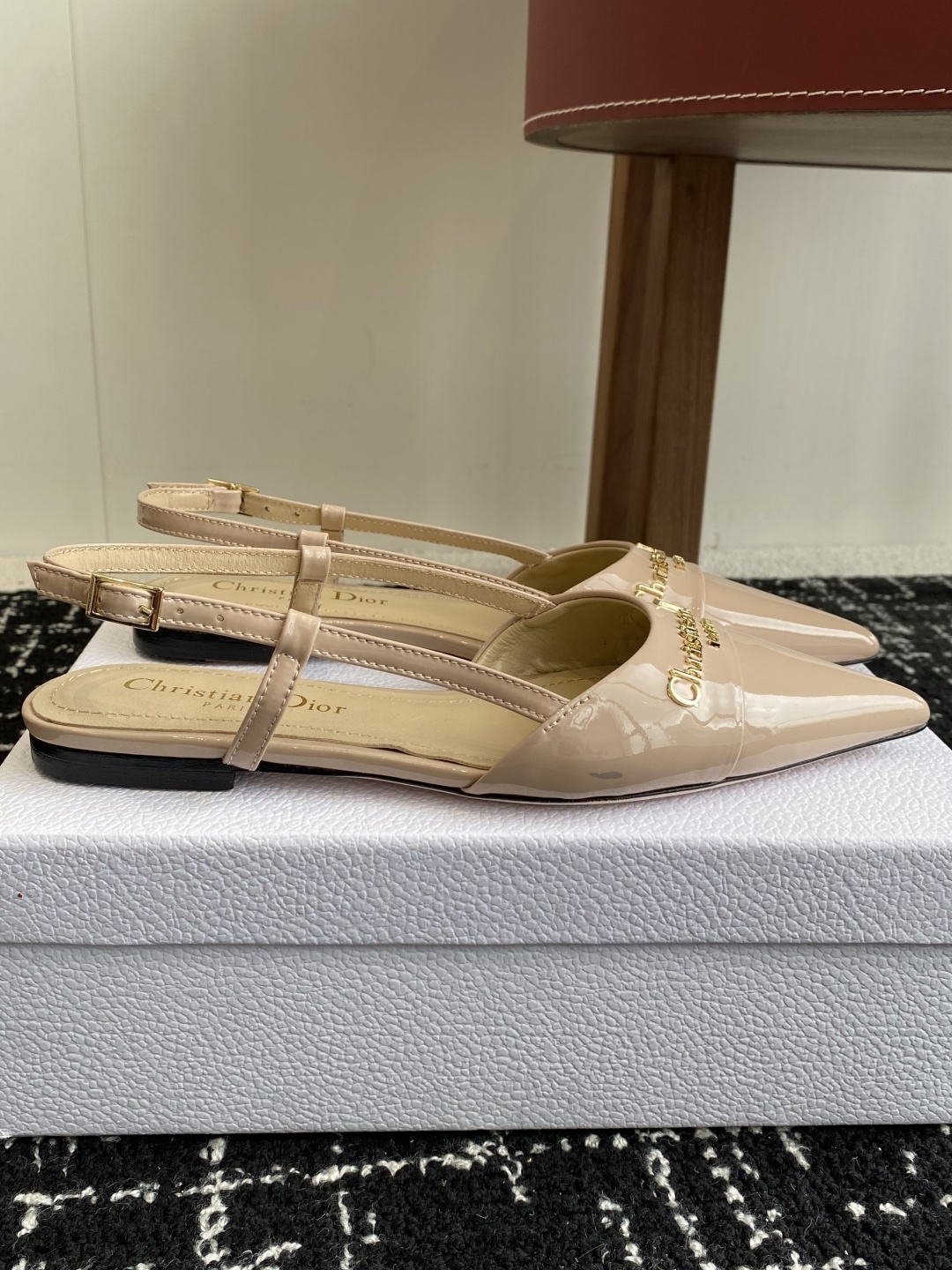 代购级
Dior 25ss 春夏新款 迪奥 Dior Boy 尖头高跟鞋 单鞋 后空凉鞋
这款 My