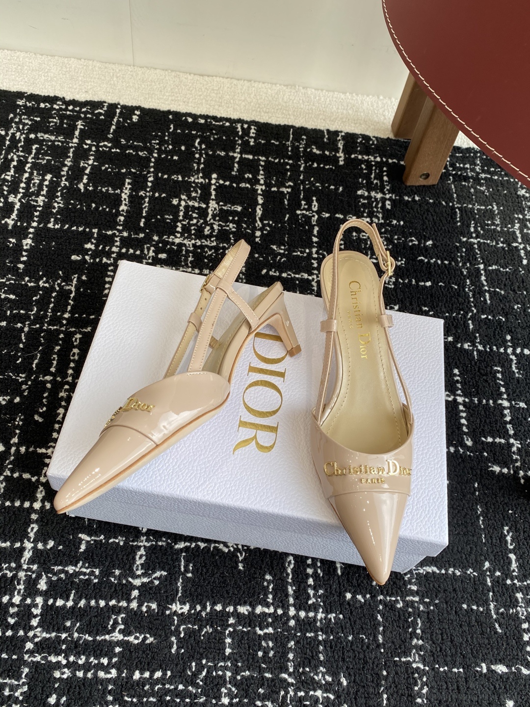 代购级
Dior 25ss 春夏新款 迪奥 Dior Boy 尖头高跟鞋 单鞋 后空凉鞋
这款 My
