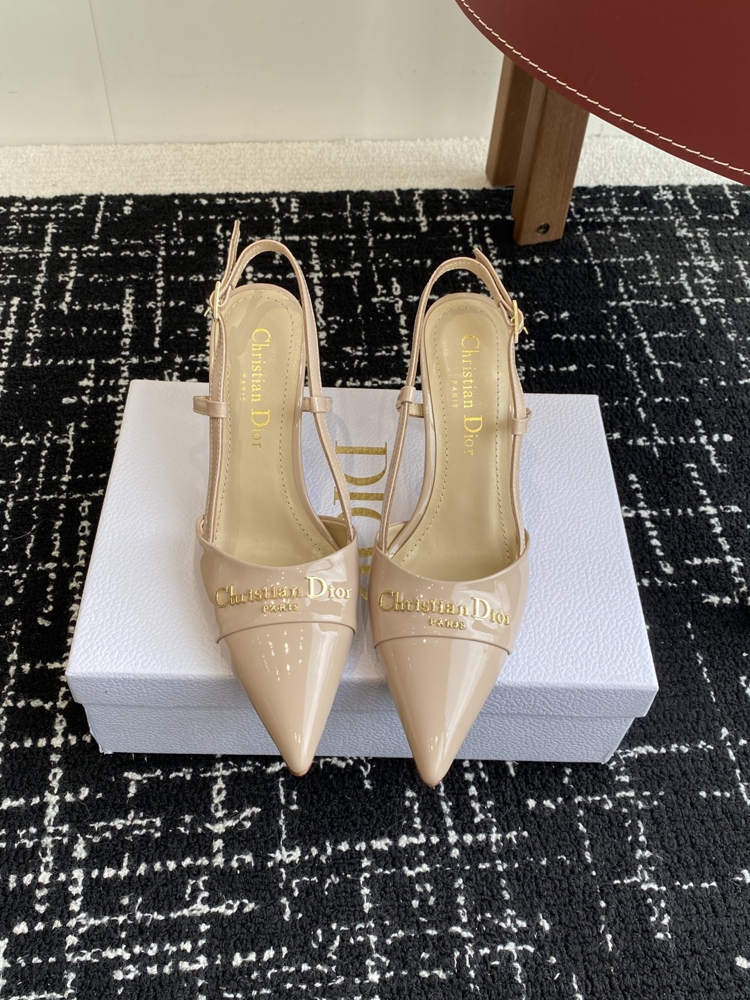代购级
Dior 25ss 春夏新款 迪奥 Dior Boy 尖头高跟鞋 单鞋 后空凉鞋
这款 My