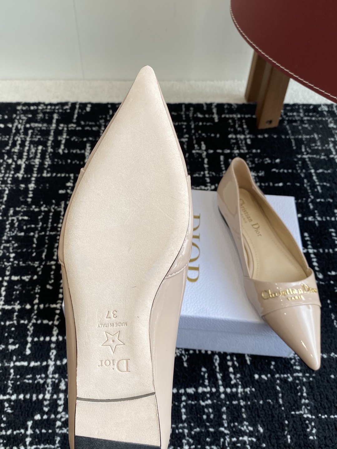代购级
Dior 25ss 春夏新款 迪奥 Dior Boy 尖头高跟鞋 单鞋 后空凉鞋
这款 My