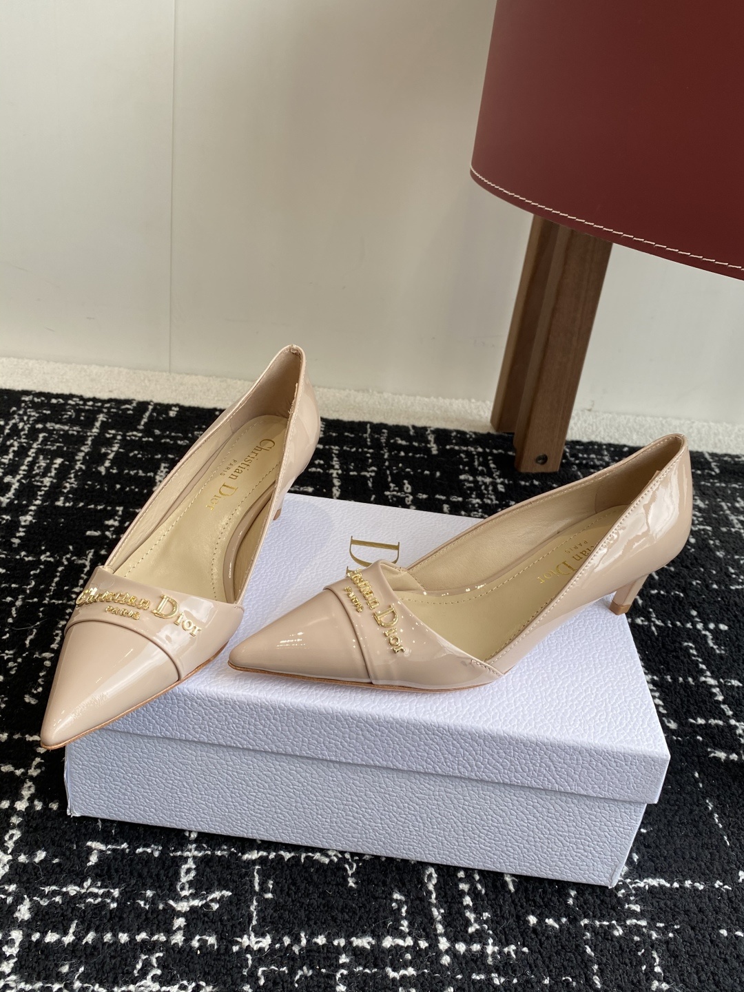 代购级
Dior 25ss 春夏新款 迪奥 Dior Boy 尖头高跟鞋 单鞋 后空凉鞋
这款 My