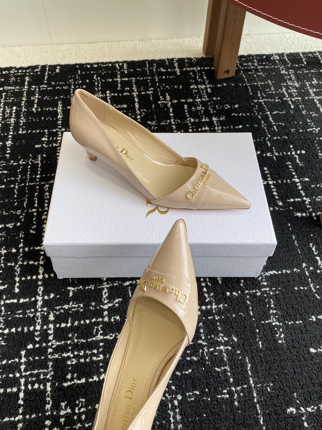 代购级
Dior 25ss 春夏新款 迪奥 Dior Boy 尖头高跟鞋 单鞋 后空凉鞋
这款 My