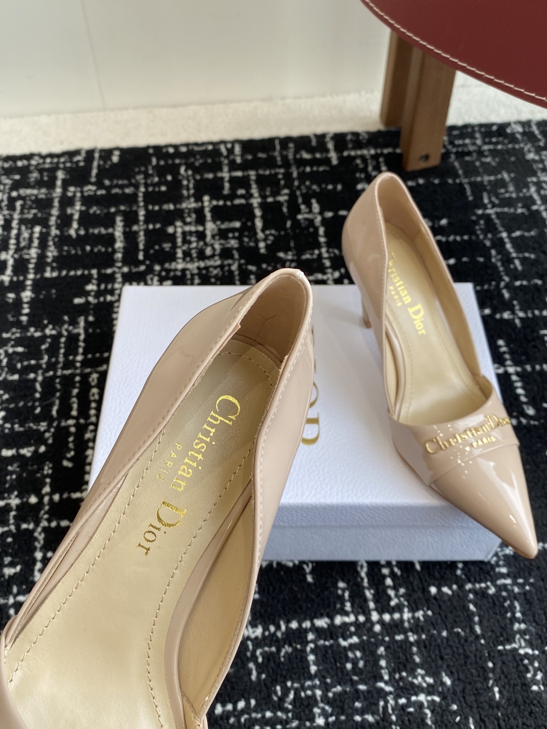 代购级
Dior 25ss 春夏新款 迪奥 Dior Boy 尖头高跟鞋 单鞋 后空凉鞋
这款 My