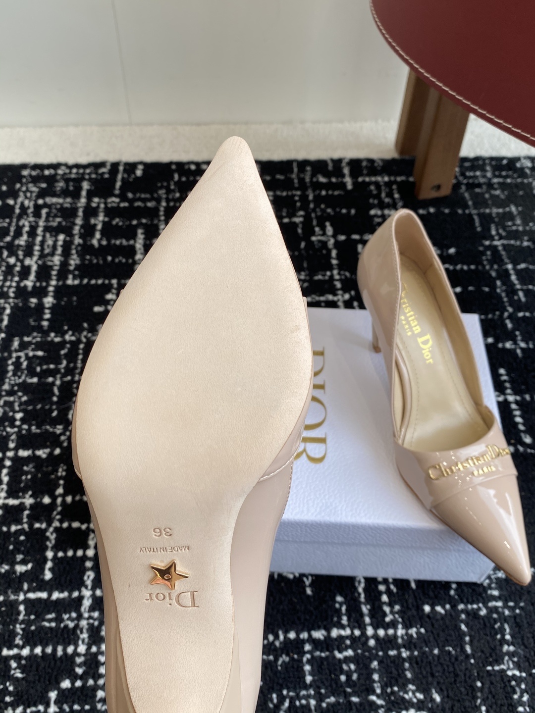 代购级
Dior 25ss 春夏新款 迪奥 Dior Boy 尖头高跟鞋 单鞋 后空凉鞋
这款 My