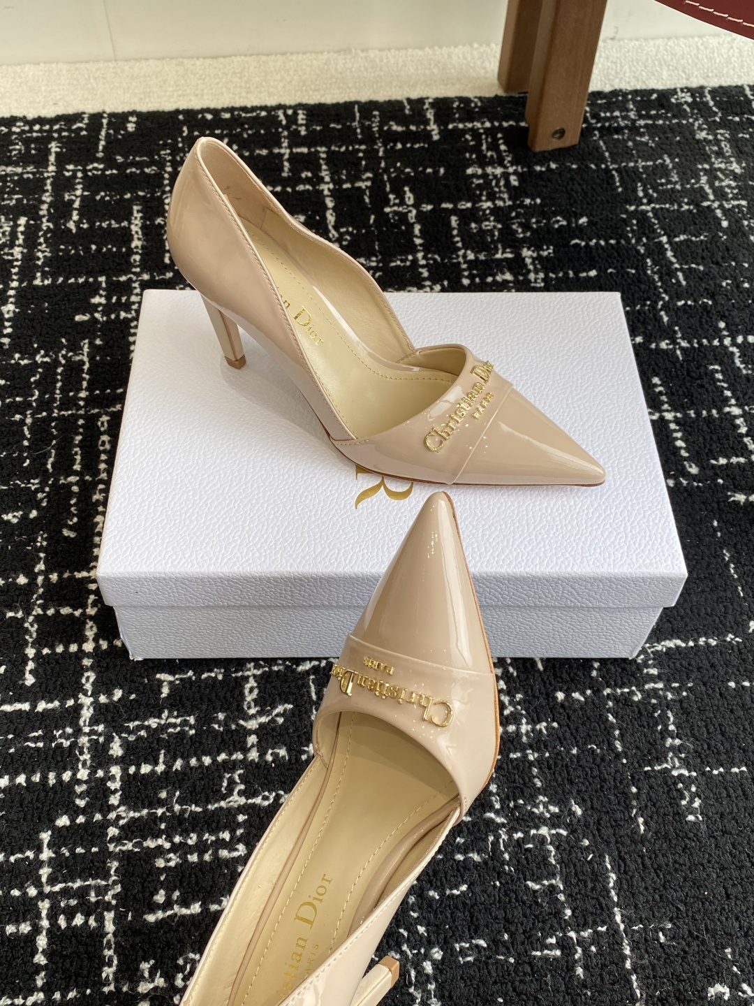 代购级
Dior 25ss 春夏新款 迪奥 Dior Boy 尖头高跟鞋 单鞋 后空凉鞋
这款 My