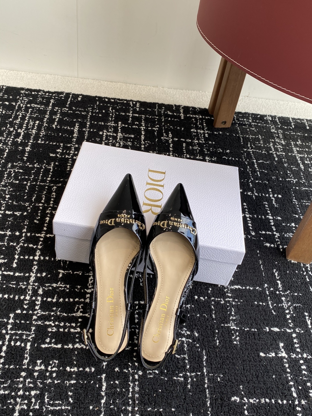 代购级
Dior 25ss 春夏新款 迪奥 Dior Boy 尖头高跟鞋 单鞋 后空凉鞋
这款 My