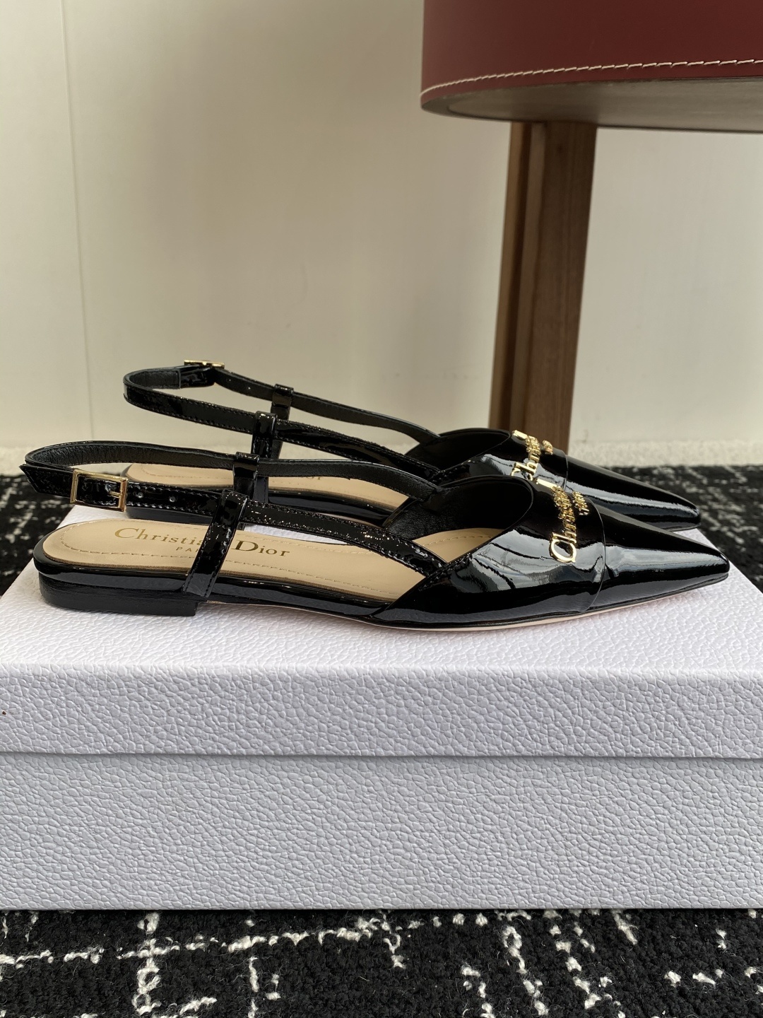 代购级
Dior 25ss 春夏新款 迪奥 Dior Boy 尖头高跟鞋 单鞋 后空凉鞋
这款 My
