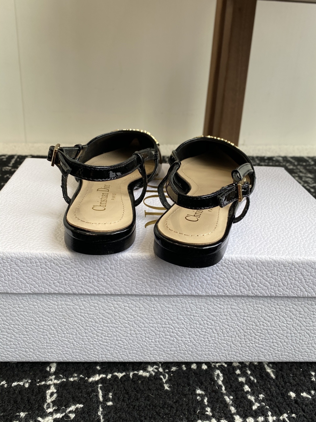 代购级
Dior 25ss 春夏新款 迪奥 Dior Boy 尖头高跟鞋 单鞋 后空凉鞋
这款 My