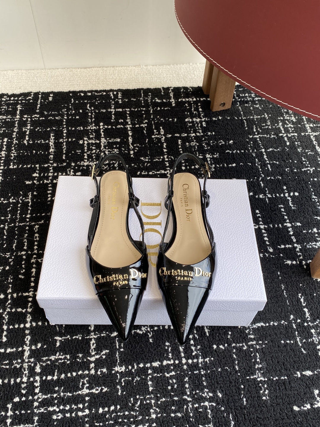 代购级
Dior 25ss 春夏新款 迪奥 Dior Boy 尖头高跟鞋 单鞋 后空凉鞋
这款 My